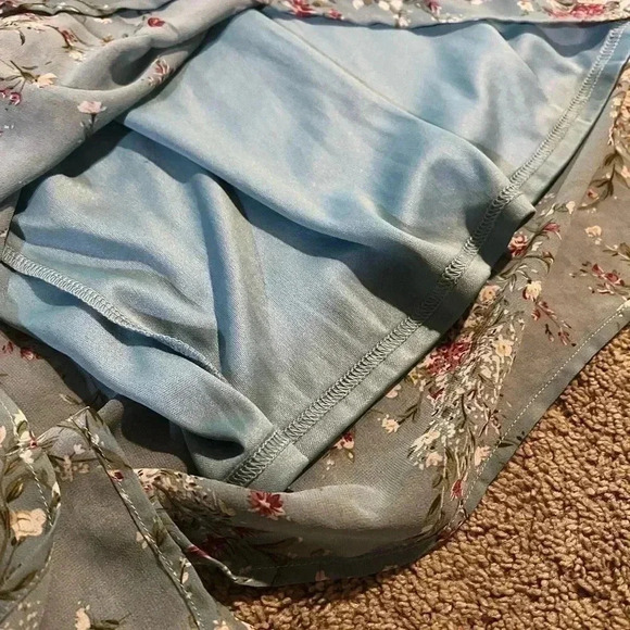 Entro Women’s Blue Floral Blouse Size L With Tag - Picture 5 of 7